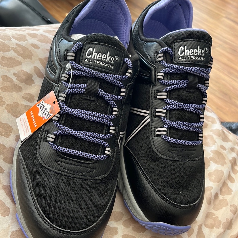 Cheeks black shoes